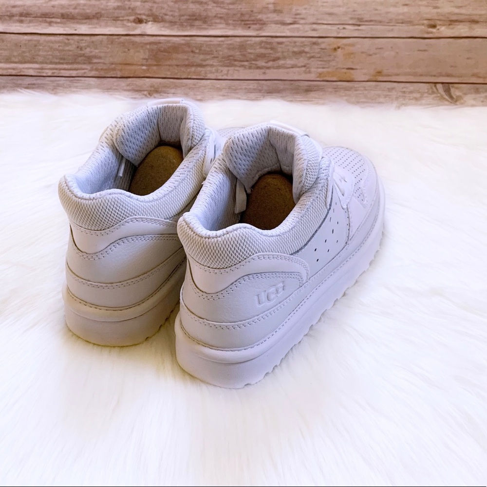 UGG Women’s Highland Sneakers In White - Picture 5 of 9